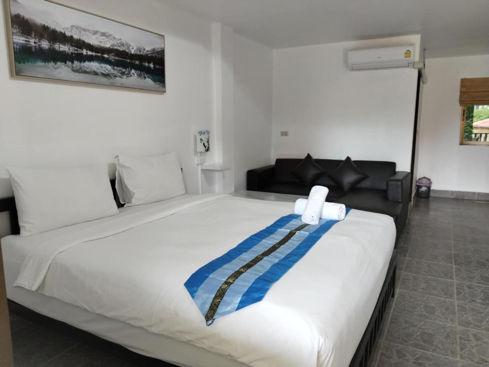 Phratamnak Inn - 100 Meter From Beach Pattaya Exterior photo
