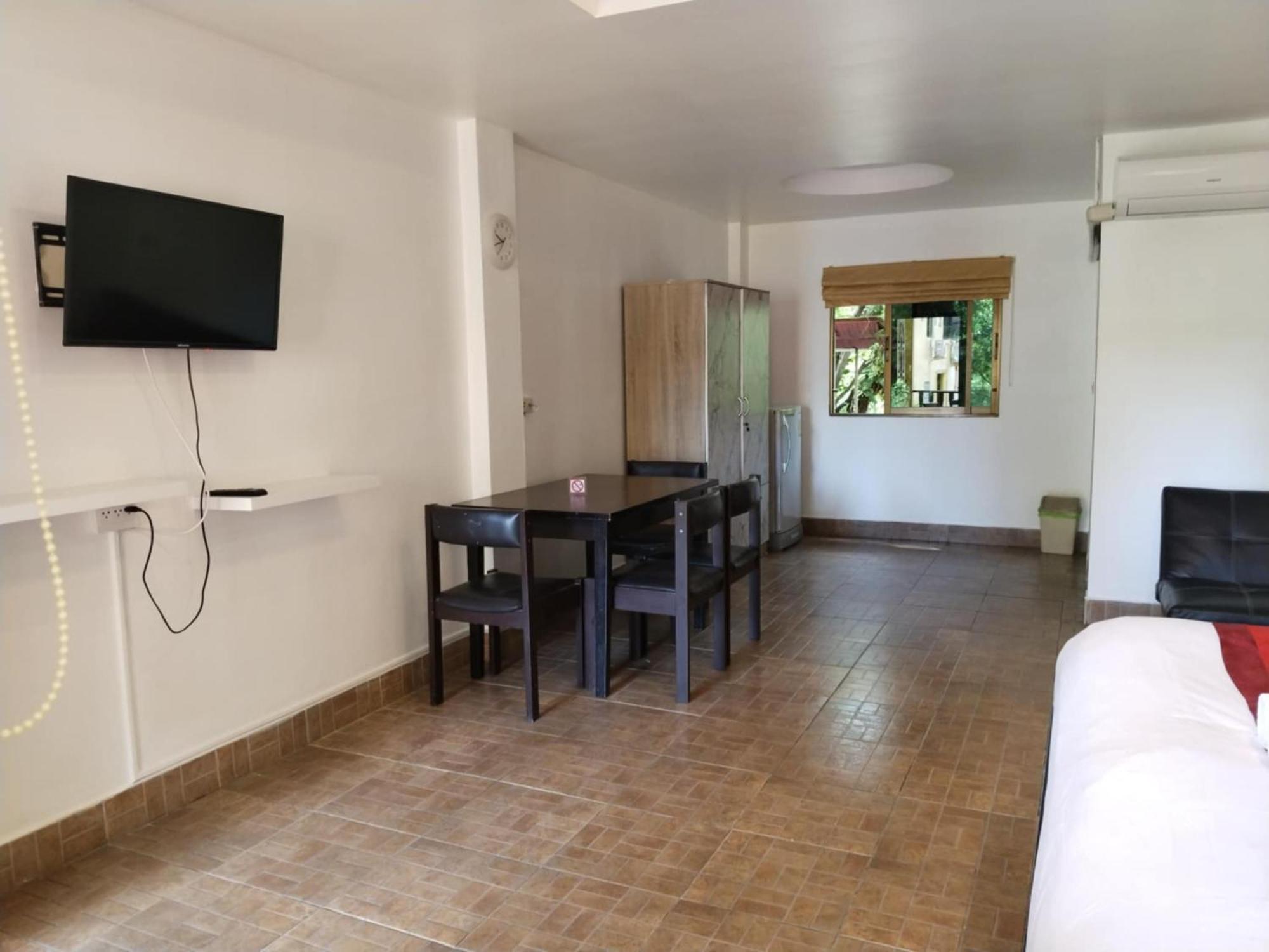Phratamnak Inn - 100 Meter From Beach Pattaya Exterior photo