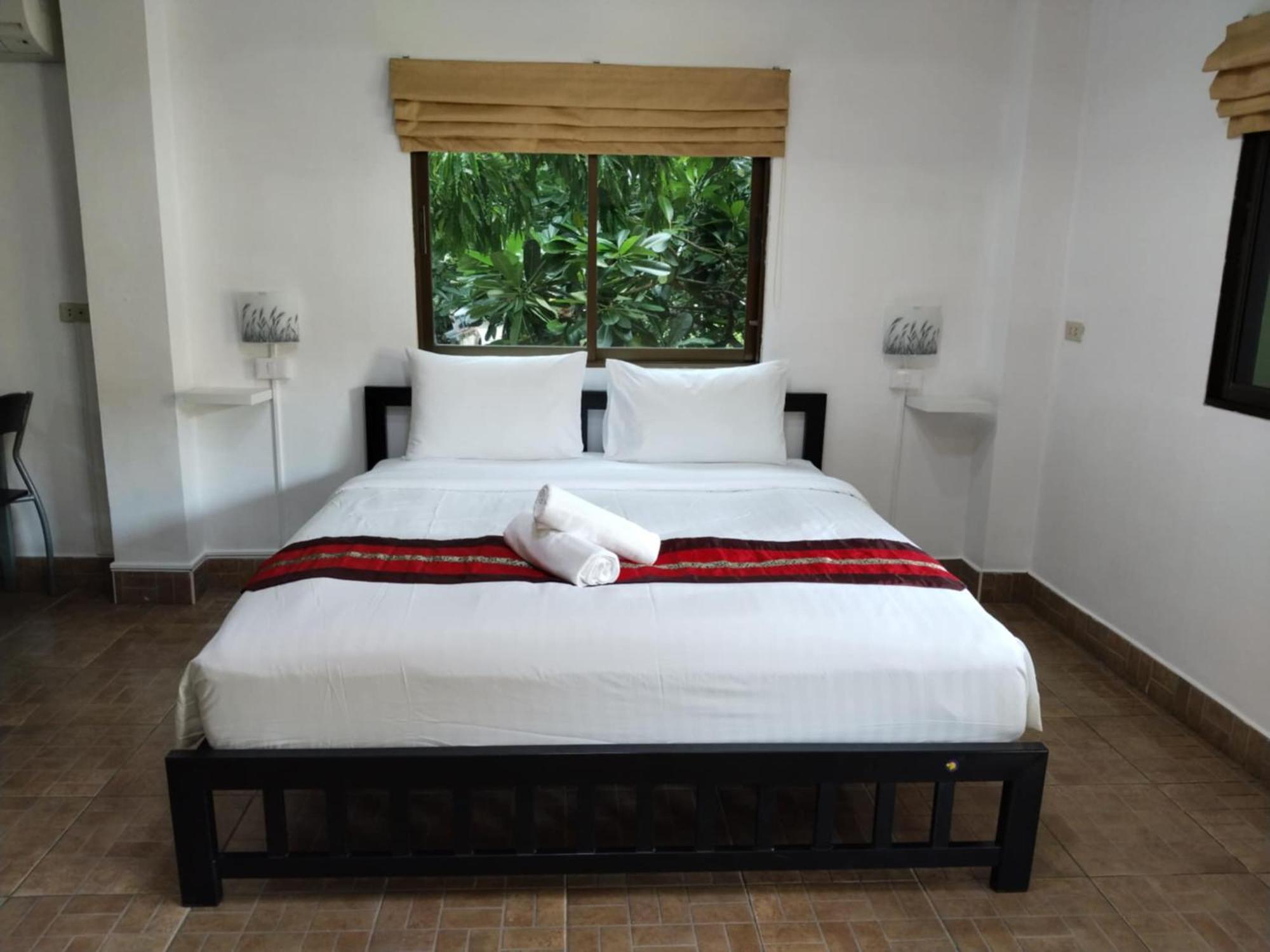 Phratamnak Inn - 100 Meter From Beach Pattaya Exterior photo