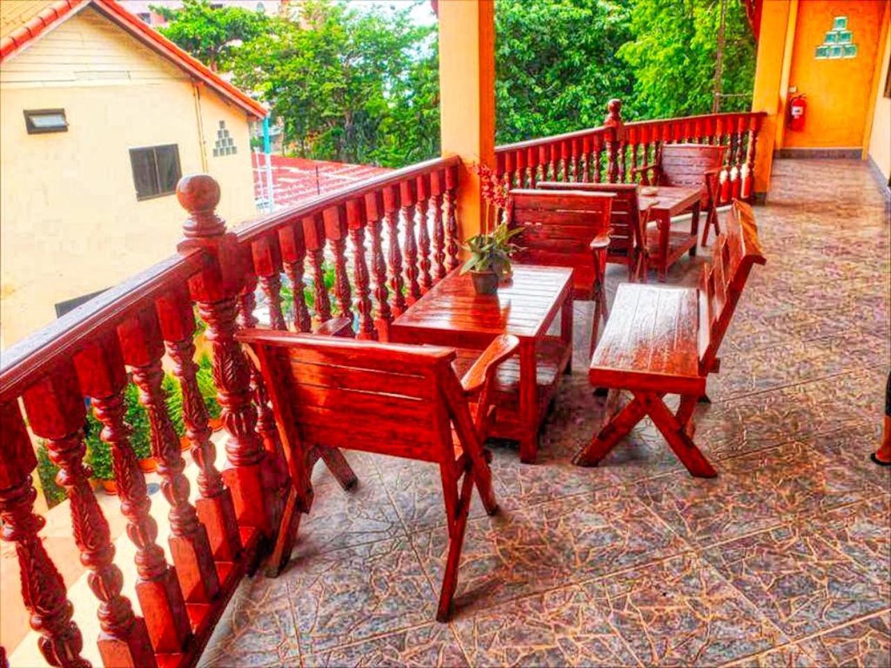 Phratamnak Inn - 100 Meter From Beach Pattaya Exterior photo